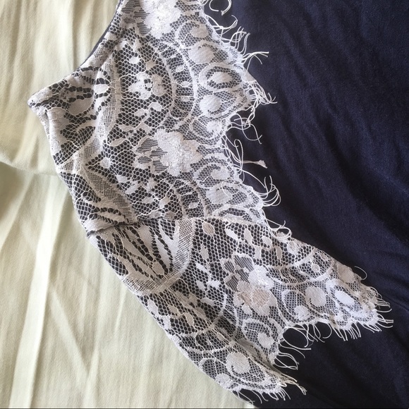 Soft navy blouse with sturdy lace detail - Picture 3 of 5